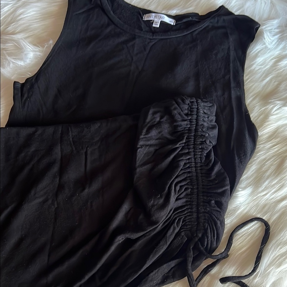 Black Sleeveless Dress